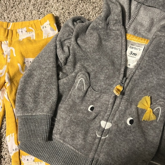 🐧😻 Lot of 3 baby girl outfits - Carter’s and GAP - Picture 5 of 5